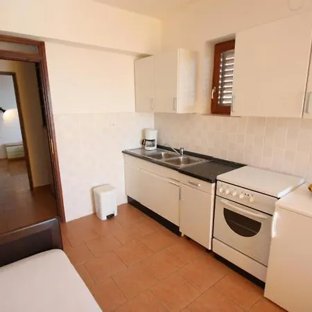 Dragi Kamen Apartment Novi Vinodolski